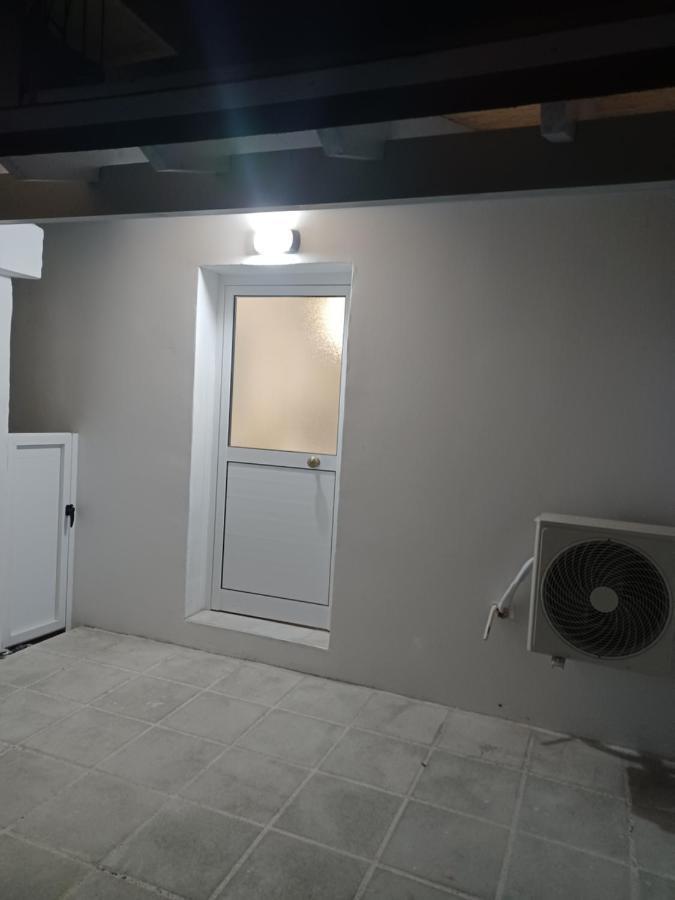 Andri' S Place Paphos Exterior photo